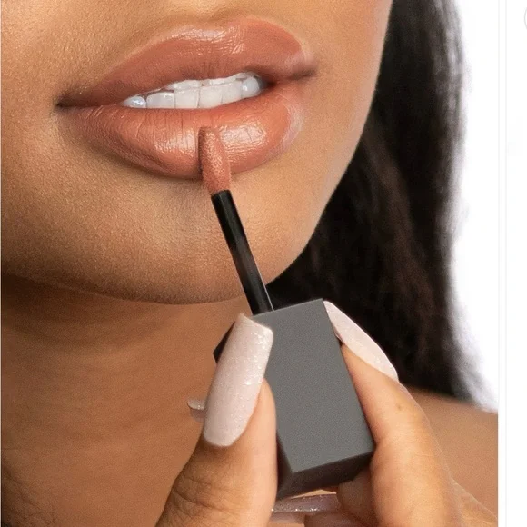 New Iconic Luminous Liquid Lipstick - Picture 6 of 7